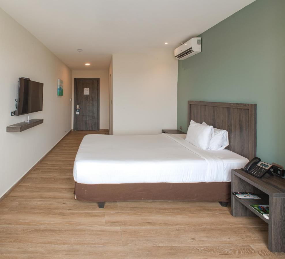 Reec Machala By Oro Verde Hotels Bagian luar foto